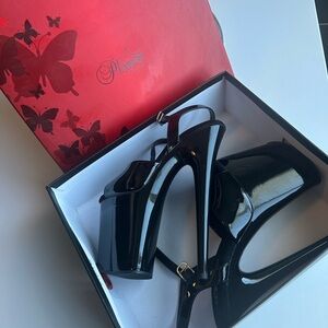 Pleasers Flamingo Sandal LIKE NEW